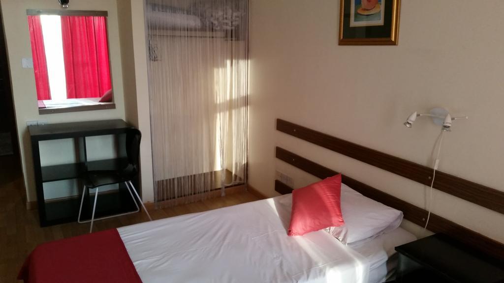 Sylva Hotel Limassol Zimmer foto