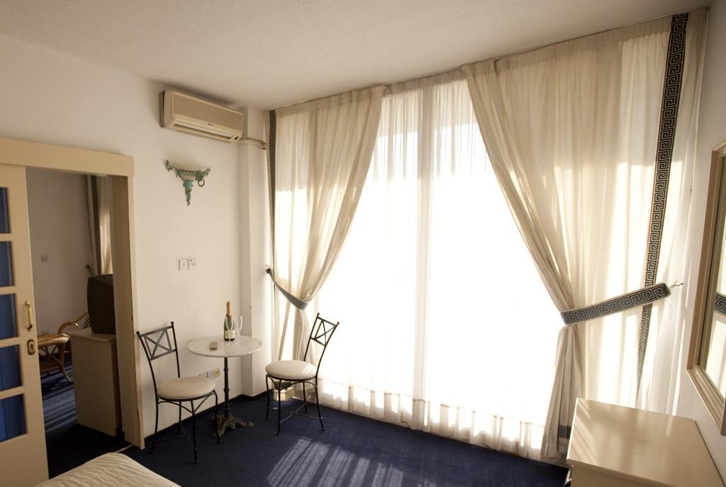 Sylva Hotel Limassol Zimmer foto